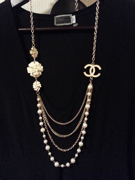 chanel halsband vintage|Vintage Chanel necklace.